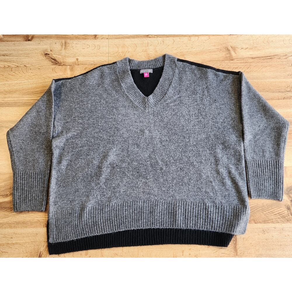 Vince Camuto New Sweater Gray and Black Medium V neck